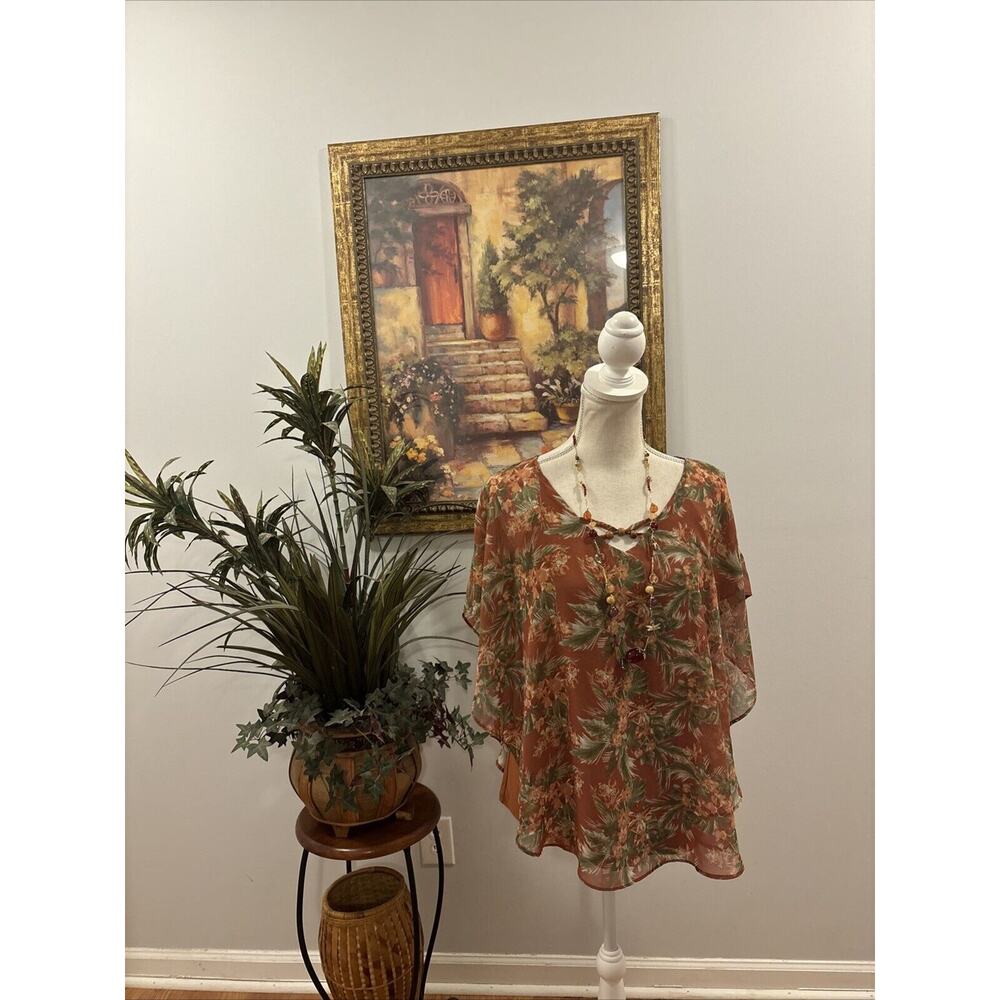 Est. 1946 Women Size Medium top 1/2 sleeve‎ flared Keyhole Front Pullover Lined